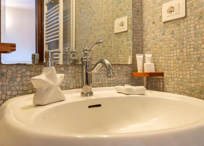 I-host - Unique Two-level In * Milaan